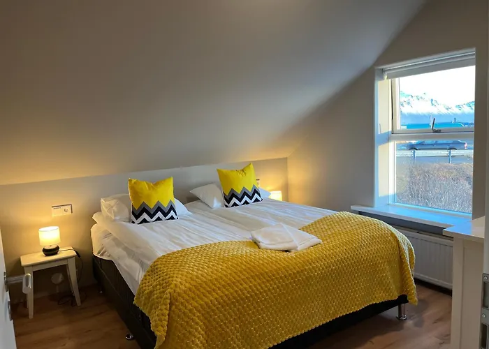 Hvammur Apartments By The Harbour